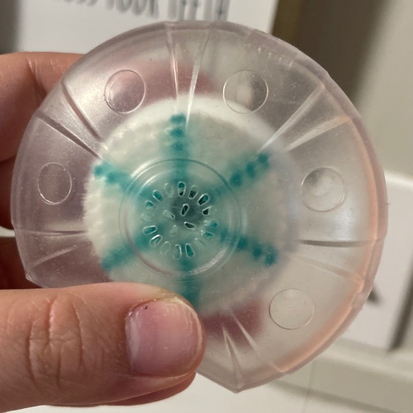 Tao Clean Facial Brush - Picture 3 of 3